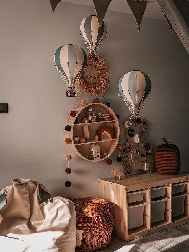 green hot air balloon nursery decor