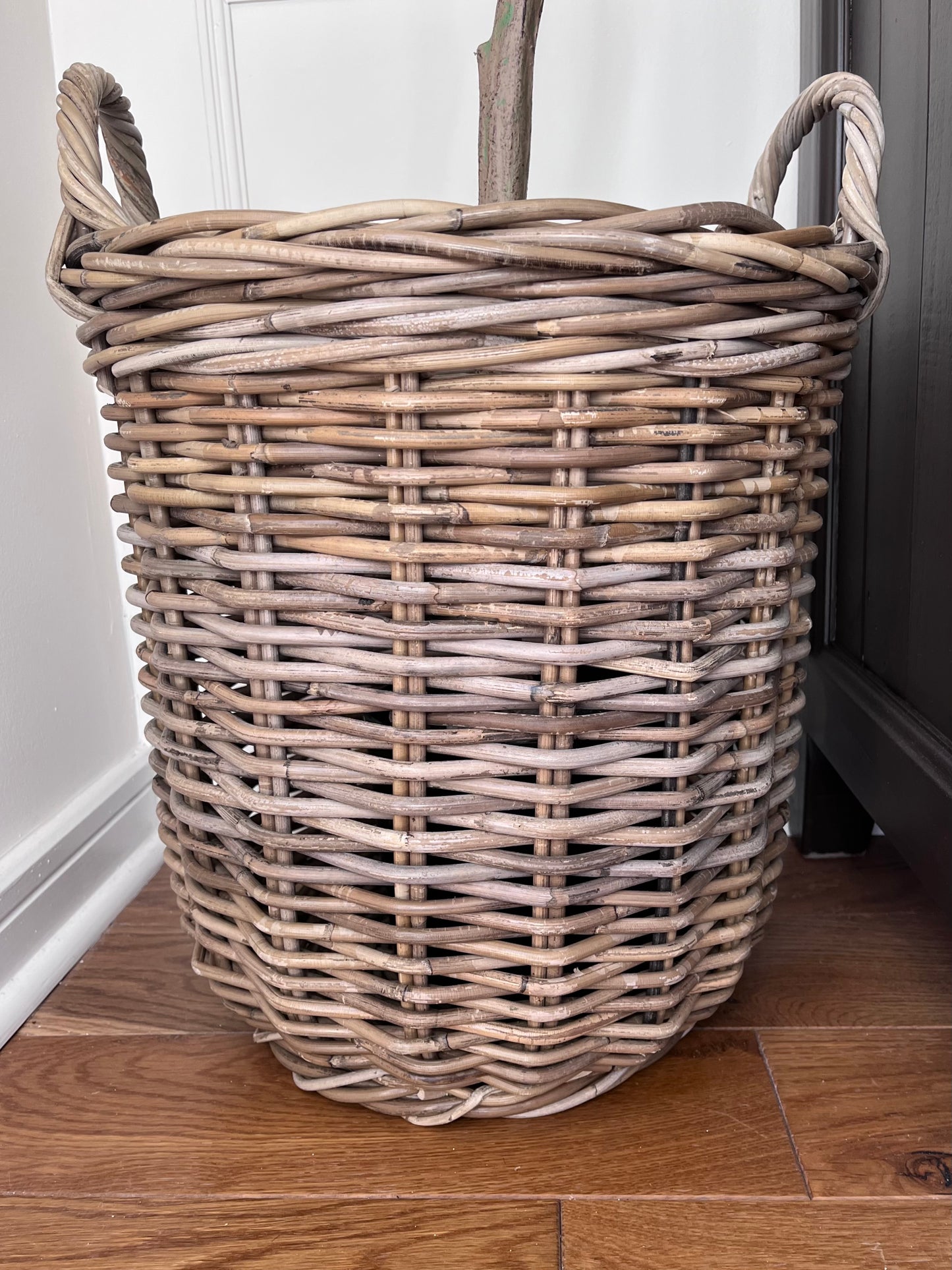 medium round rattan basket