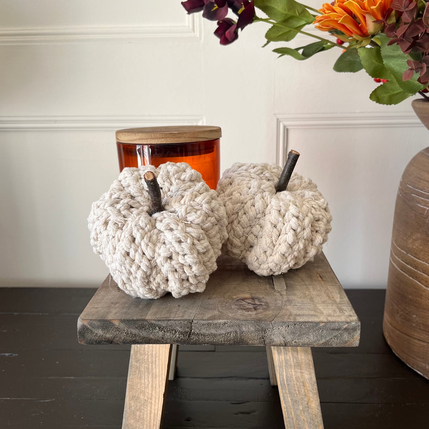 Set of 2 Small Neutral Pumpkins With Wooden Stalk