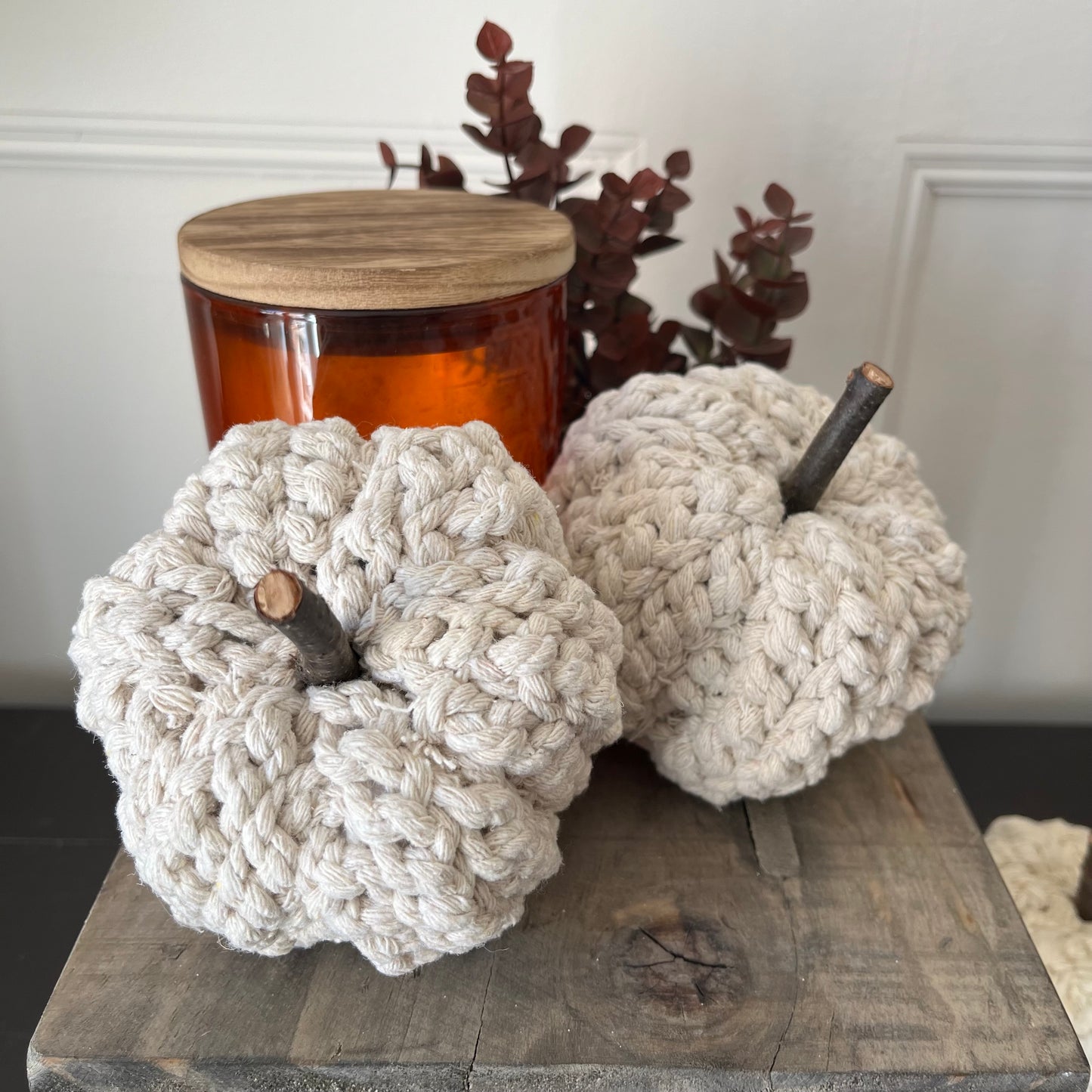 Set of 2 Small Neutral Pumpkins With Wooden Stalk